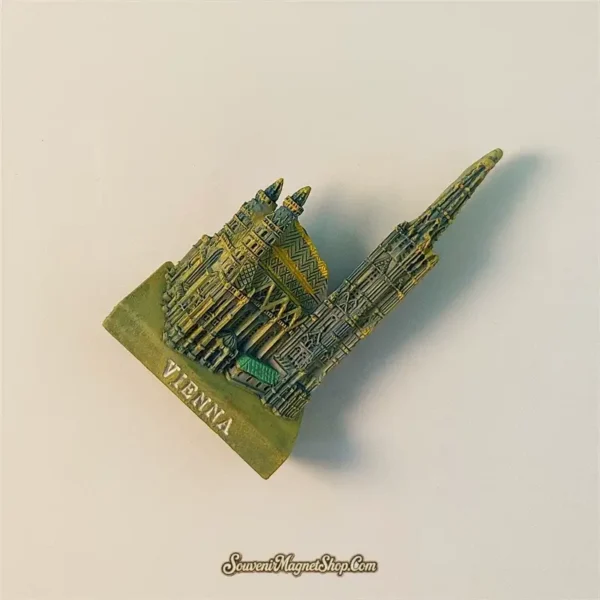 Unique St. Stephen's Cathedral travel gift magnet from Vienna, ideal for commemorating a trip or as a cultural present.